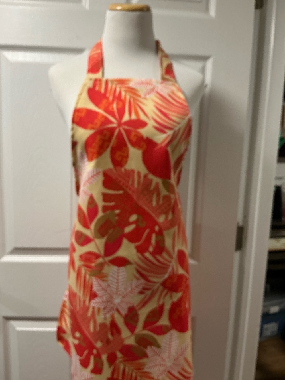 2020 - NEW Tropical Sunset Floral Bib Apron – Orange & Coral Monstera - Picture 2 of 3